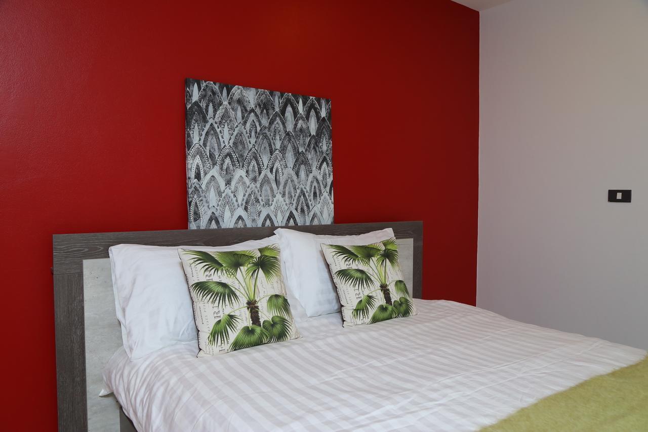 Aparthotel At Singh 3*